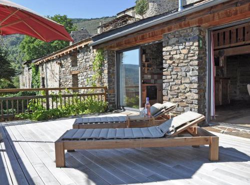 Villa in Ayguatébia-Talau with Garden & BBQ