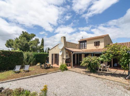 Villa in Beaufort with Pool & Views