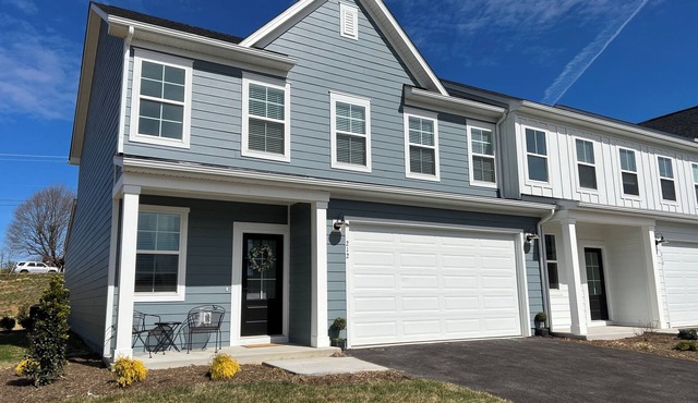 Villa in Blacksburg, New Villa On Addison Court -Blacksburg, VA
