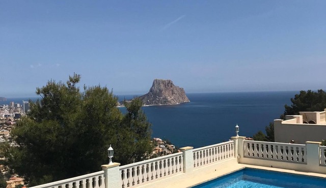 Villa in Calpe with private pool and enchanting views of the Mediterranean