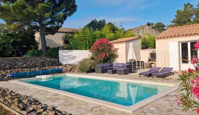 Villa in Castelnau d'Aude with Heated Pool