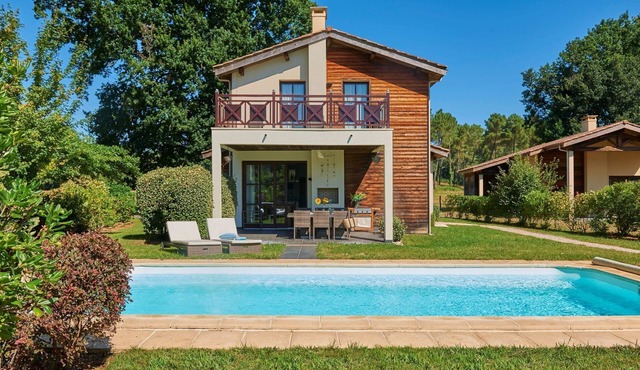 Villa in Castle Park with Heated Pool