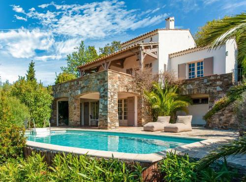 Villa in Cavalaire with Sea View & Pool