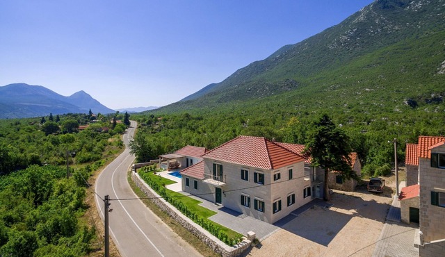 Villa in Croatia with Stunning Mountain Views