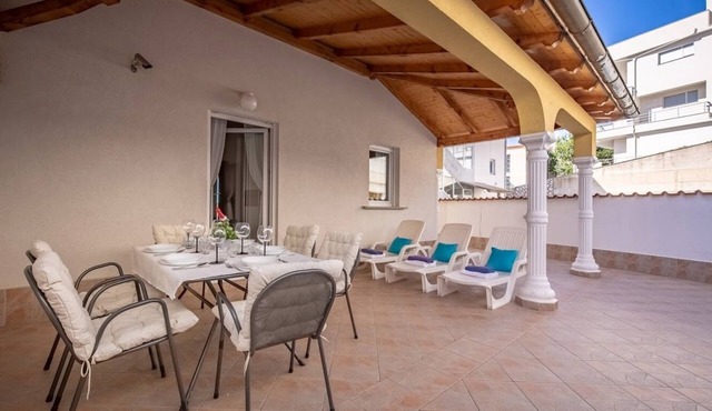 Villa in Dramalj, family friendly, pool, close to the beach