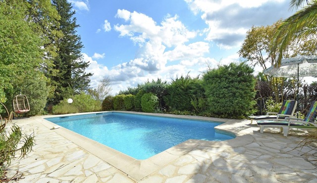 Villa in Fayence with Provençal Charm