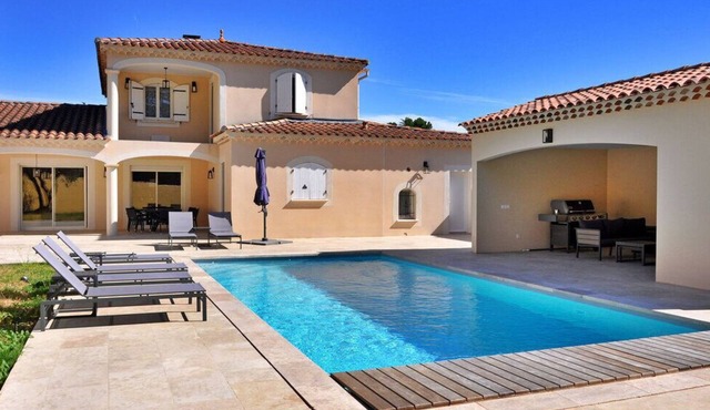 Villa in Provence, 10min from Avignon