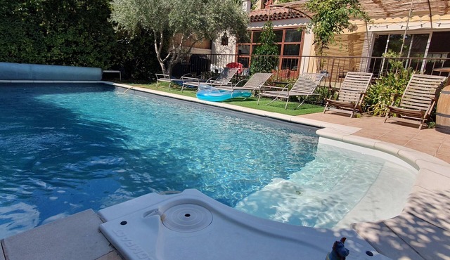Villa in Provence between Avignon and Isle sur Sorgue with private pool and SPA