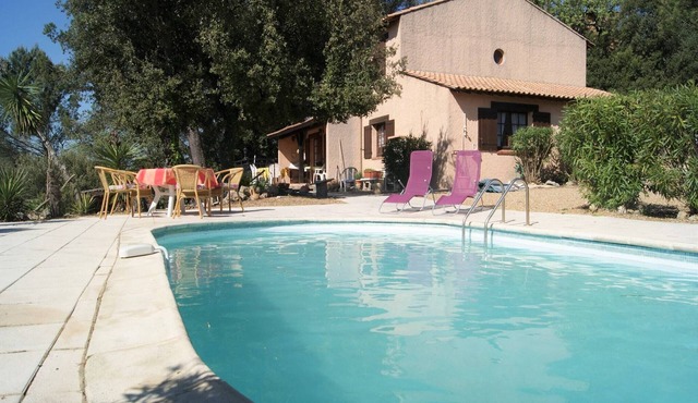 Villa in Provence with Pool and Vineyard Views