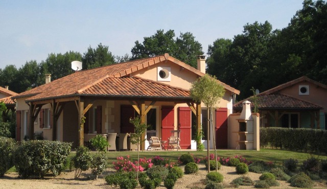 Villa in France with Garden & Barbecue