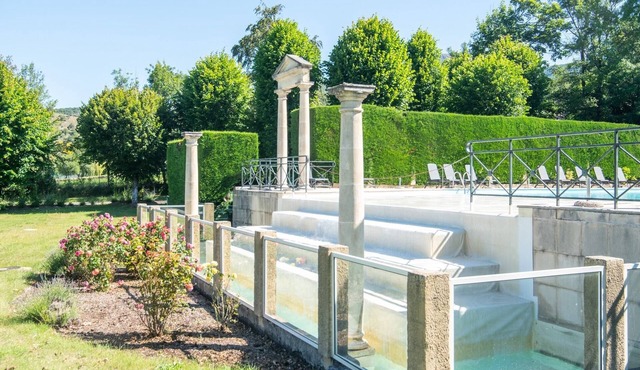 Villa in Grimaud near Tennis Court & Pool