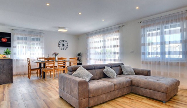 Villa in Kanfanar with Private Pool