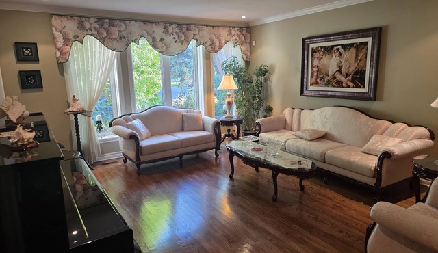 Villa in Kirkland