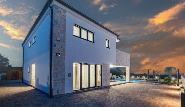 Villa in Krnica with Pool near Rock Beach