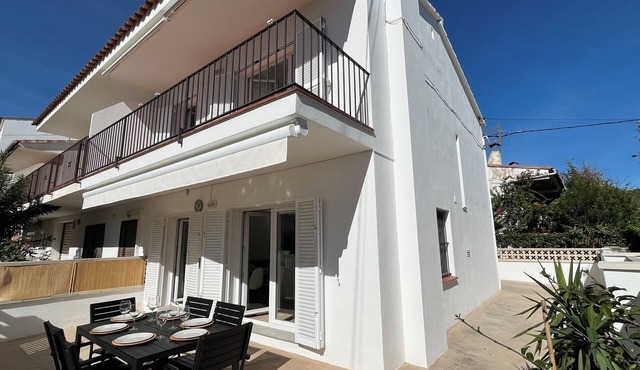 Villa in L'Estartit for 6pax with parking space and 5min to the beach