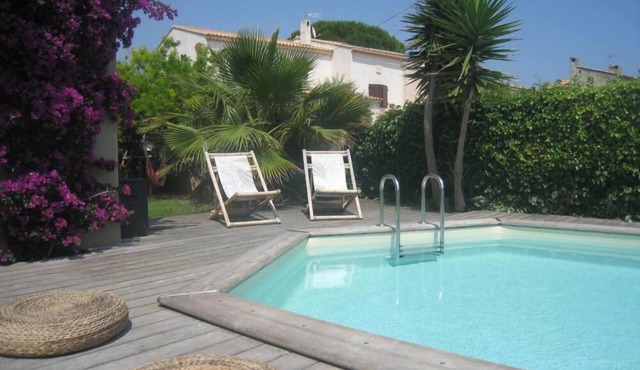 Villa in Le Brusc with swimming pool, 150m from the beach