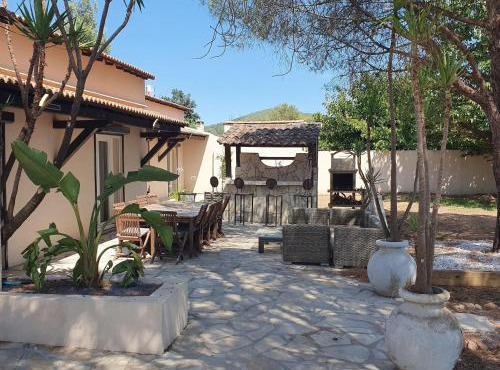 Villa in La Crau with private pool