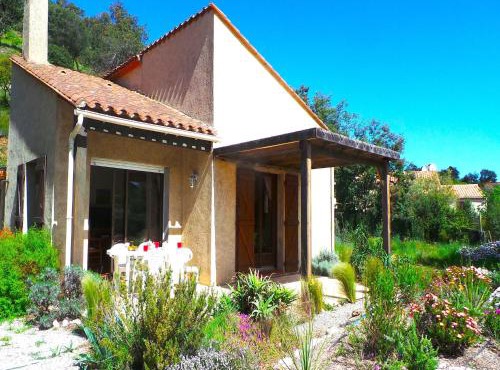Villa in Le Boulou with Scenic Hilltop Views