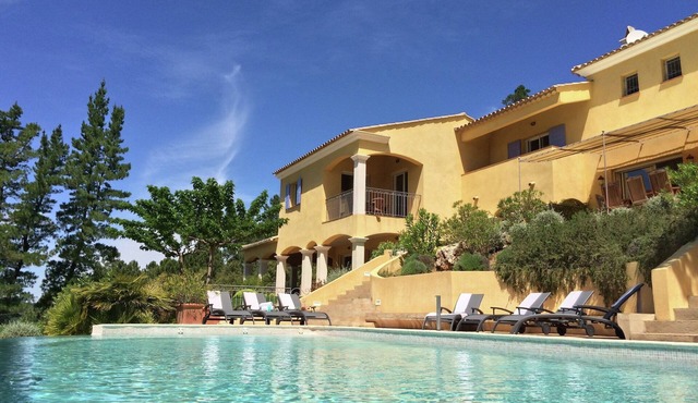 Villa in Le Muy with Private Pool and Lake