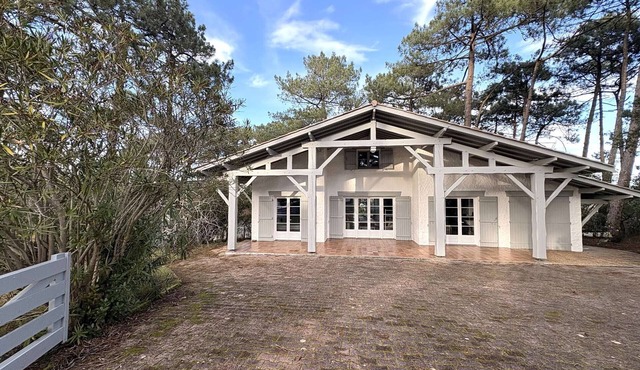 Villa in Lège-Cap-Ferret, 4 bedrooms, 8 guests, enclosed garden, pets allowed