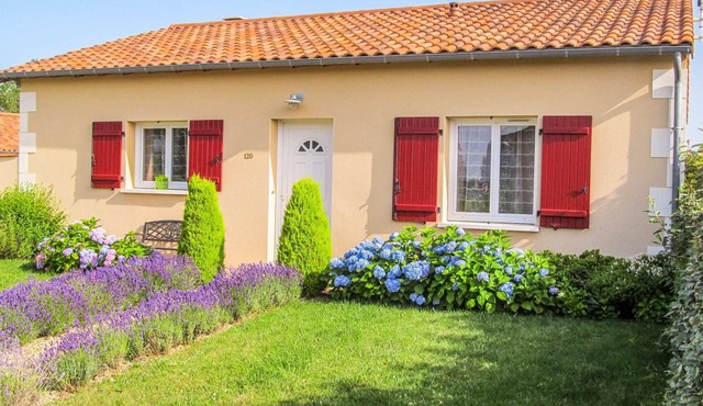 Villa in Les Forges with Golf Access