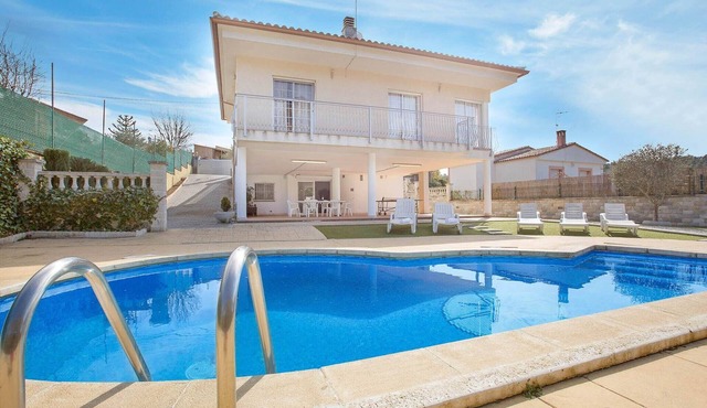 Villa in Lloret de Mar with Private Pool