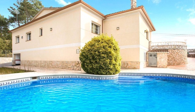 Villa in Lloret de Mar with Private Pool