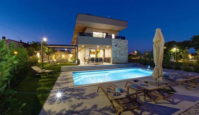 Villa in Marcana with Pool near Brijuni Park