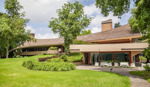 Villa In Milan with Pool Near Fiera Milano Rho