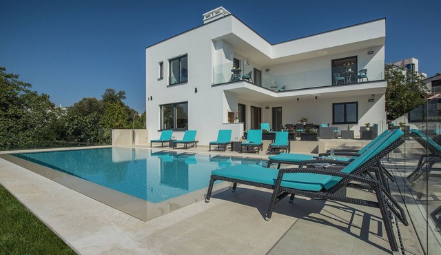 Villa in Pješčana by the Beach with Pool