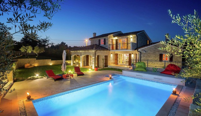 Villa in Poreč with Private Pool & Garden
