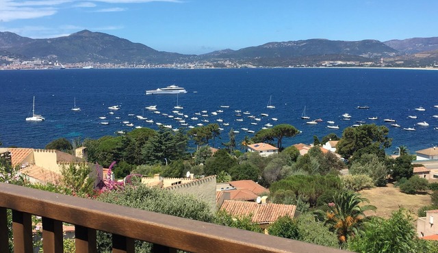 Villa in Porticcio with pool and exceptional view of the gulf