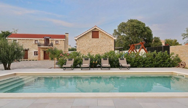 Villa in Prkos with Private Pool and Sea Nearby