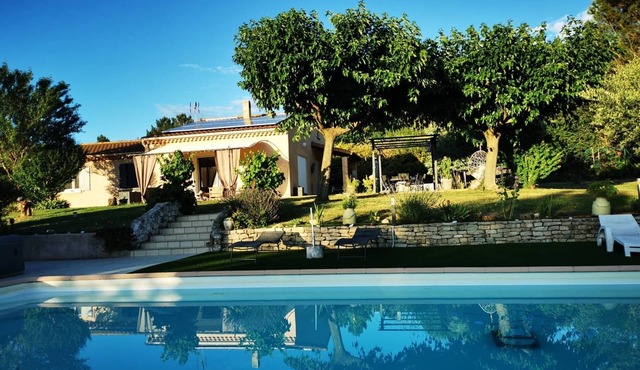 Villa in Provencal Drome with open views and pool