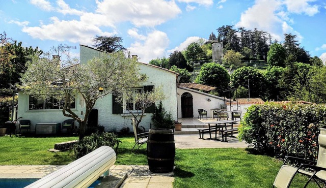 Villa in Provence - 4 Bdrms - 2 Baths - Luberon - Swimming pool and view