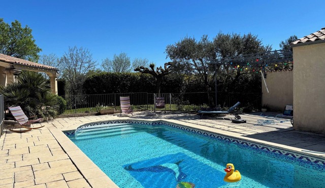 Villa in Provence Occitane, private fenced pool, enclosed garden, air conditioning