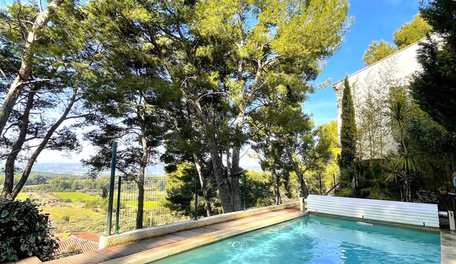 Villa in Provence: Hollyday, Week End with friends, meetings: close to Marseille
