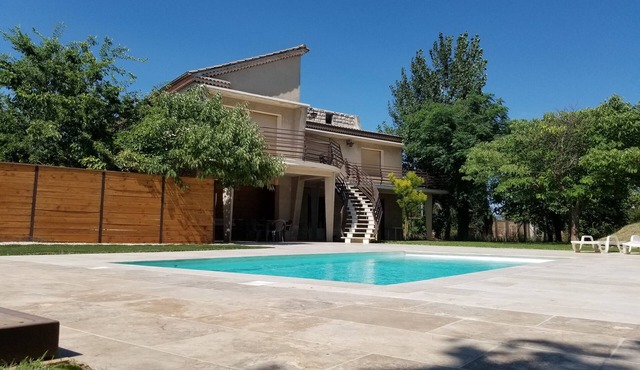 VILLA IN PROVENCE LARGE OUTDOOR SPACE