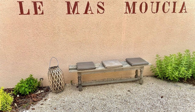 Villa in Provence with view of the Ventoux, 5 bedrooms, swimming pool, single storey, air conditioning