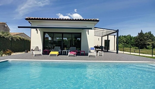 Villa in Provence with private pool + terraces