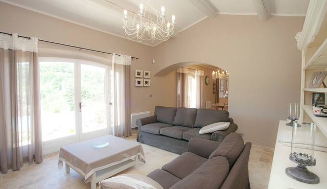 Villa in Provence with Infinity Pool