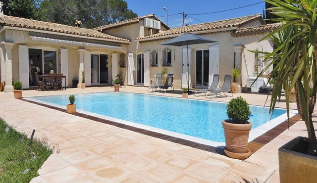 Villa in Puget-sur-Argens with Pool & Garden