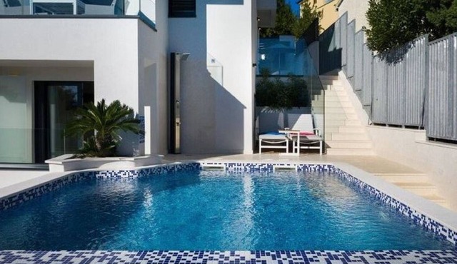 Villa in Pula with Private Swimming Pool