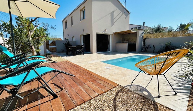 Villa in quiet neighborhood with pool (3 stars)