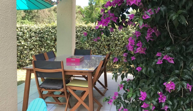 Villa in residence with swimming pool, tennis and direct to the beach in Corsica