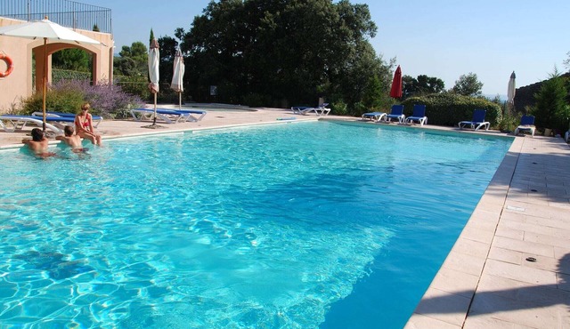 Villa in Saumane near Golf Course and Pool