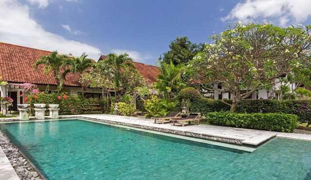 Villa in Sanur, 2 bedrooms, 1 bathroom, sleeps 4