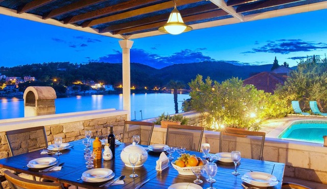 Villa in Selca with Pool near Adriatic Sea