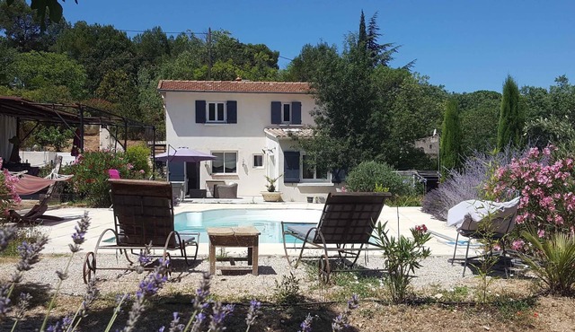 Villa in the countryside near Aix-en-Provence town center