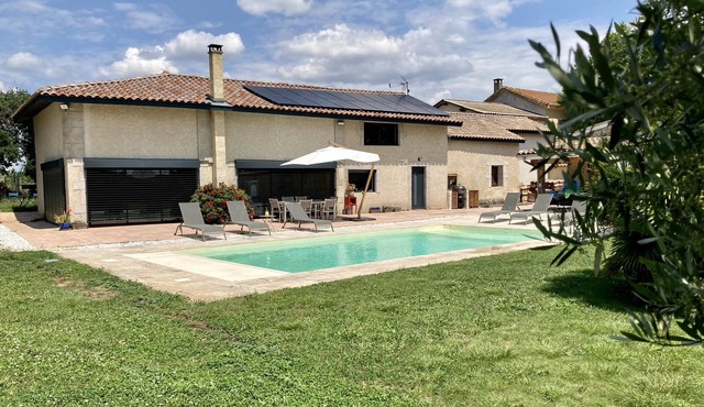 Villa in the countryside with swimming pool and abig garden, ideal for families!